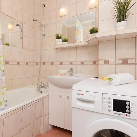 Praga Two-bedroom Kobielska By Renters Warsaw